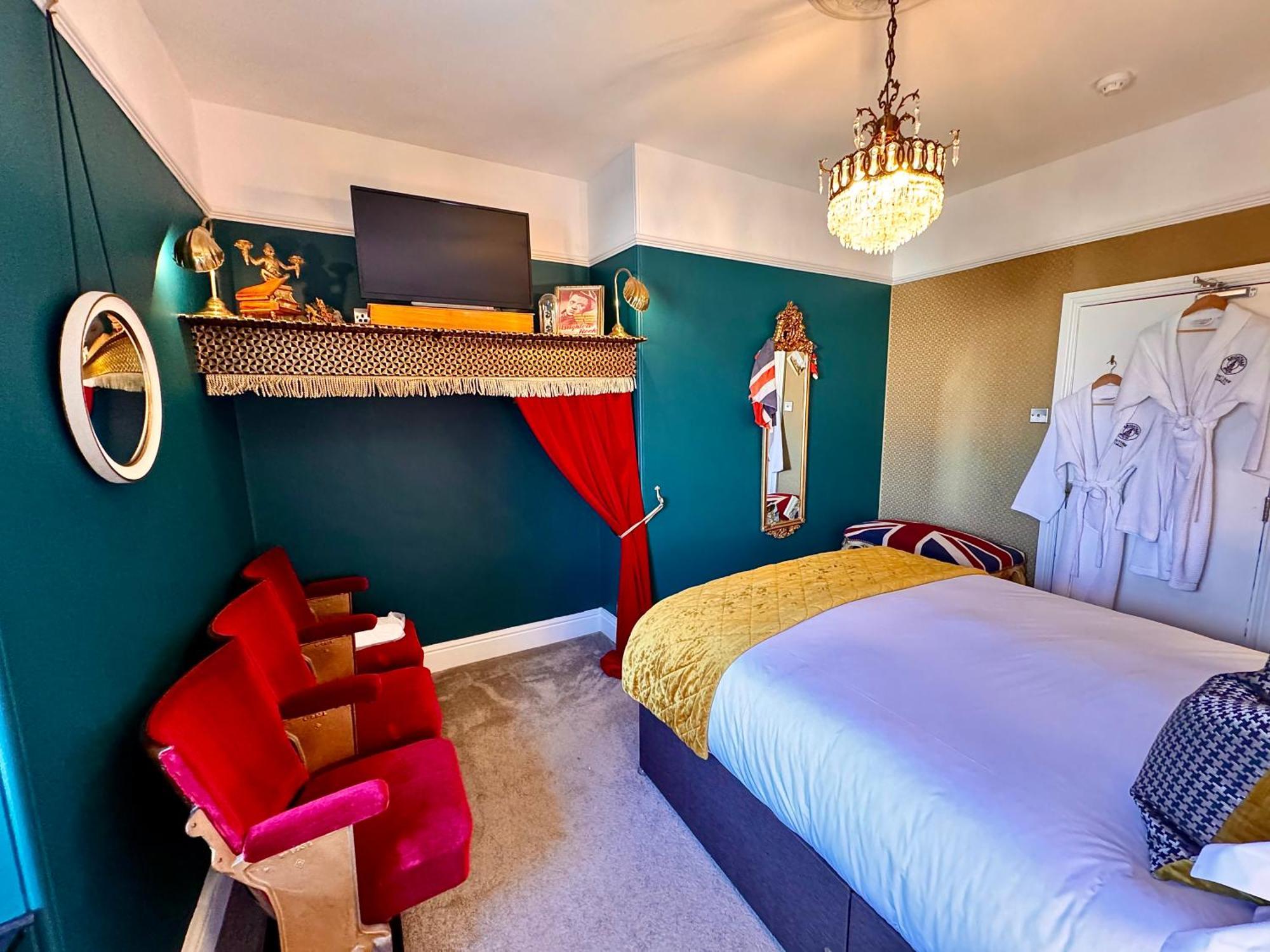 Bed and Breakfast Brightham House - Exclusively For Adults Солкомб Екстер'єр фото