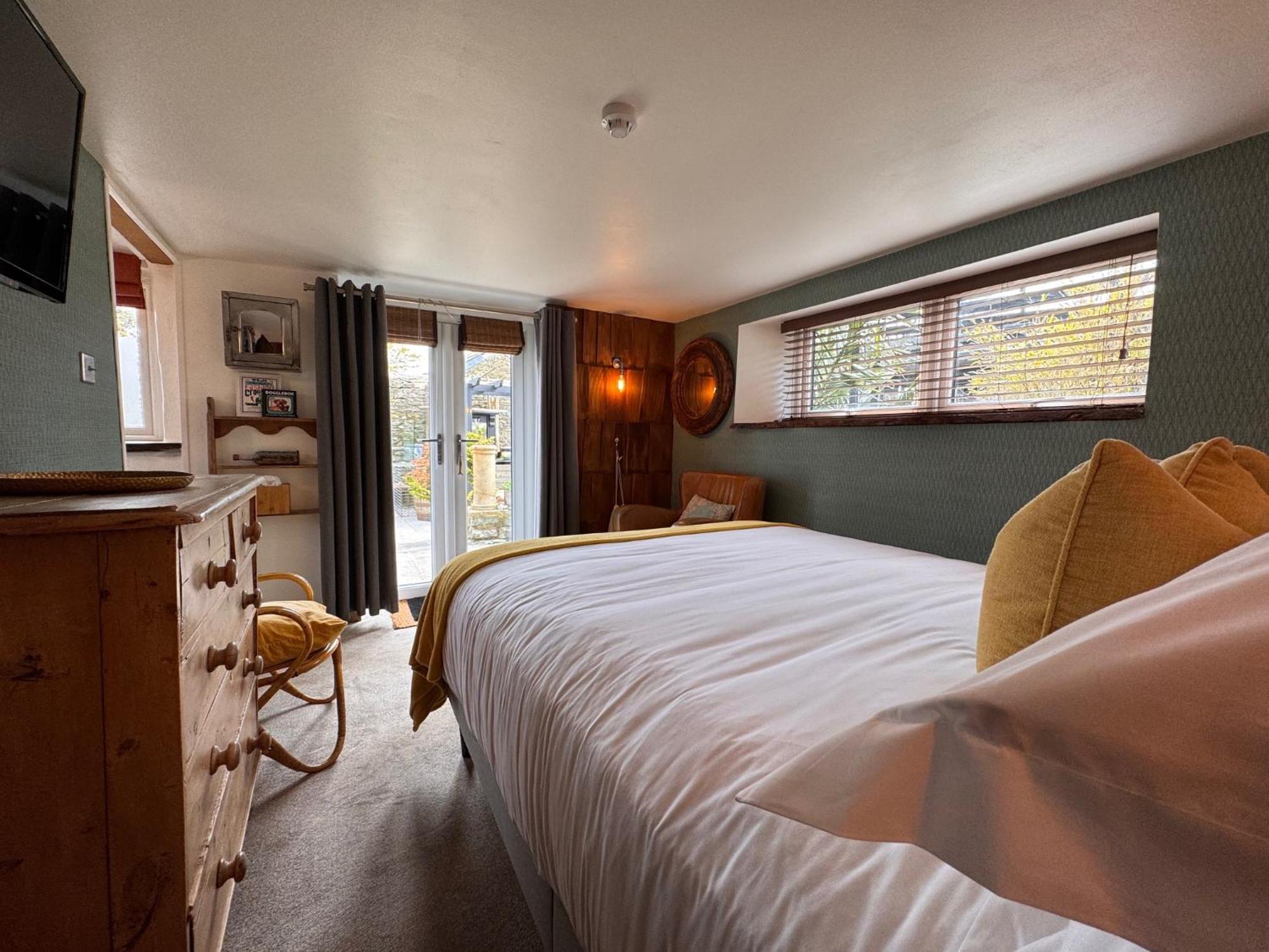 Bed and Breakfast Brightham House - Exclusively For Adults Солкомб Екстер'єр фото